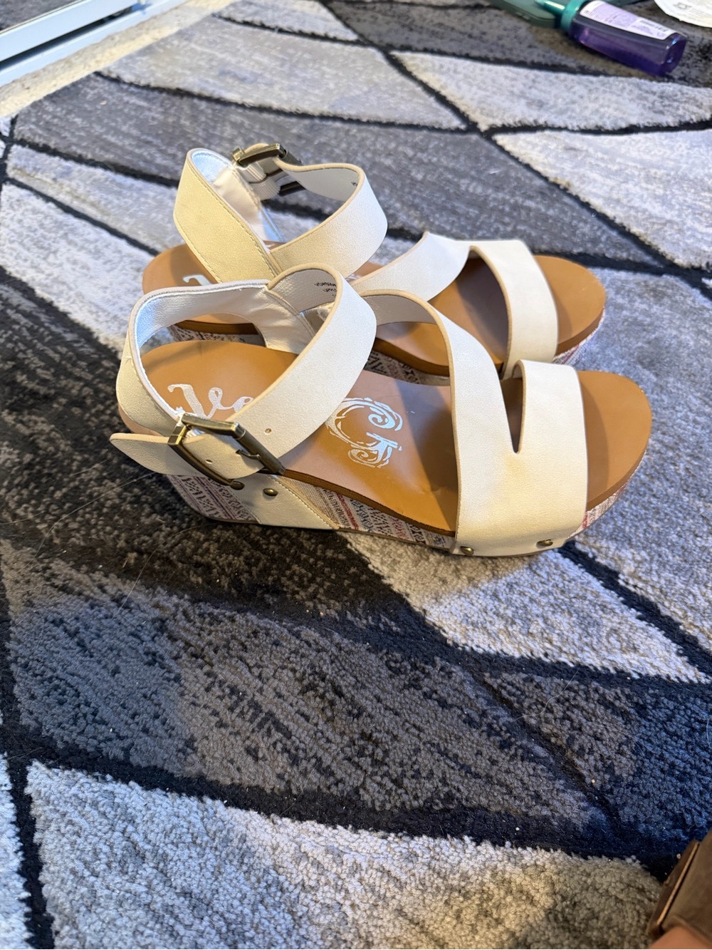 VERY G WEDGE HEELS